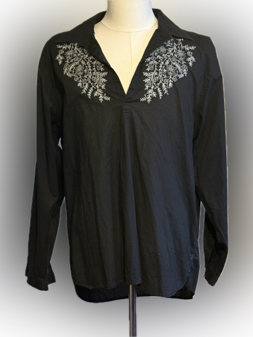 Kenneth Cole New York Black Embroidered Men’s Cotton Blouse Top. Size XXL